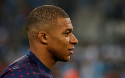 爱游戏体育焦点-B席任意球直接破门重现经典