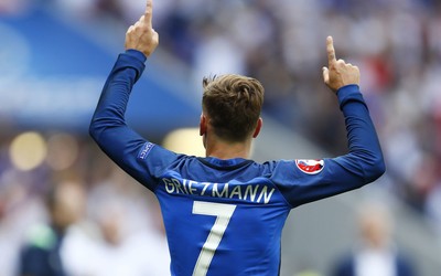 爱游戏体育快讯-加比波蒂略助攻队友头球扳平